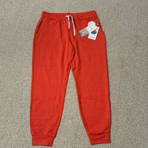 New with tags Women’s Vuori Performance Grapefruit Heather Jogger Size Small